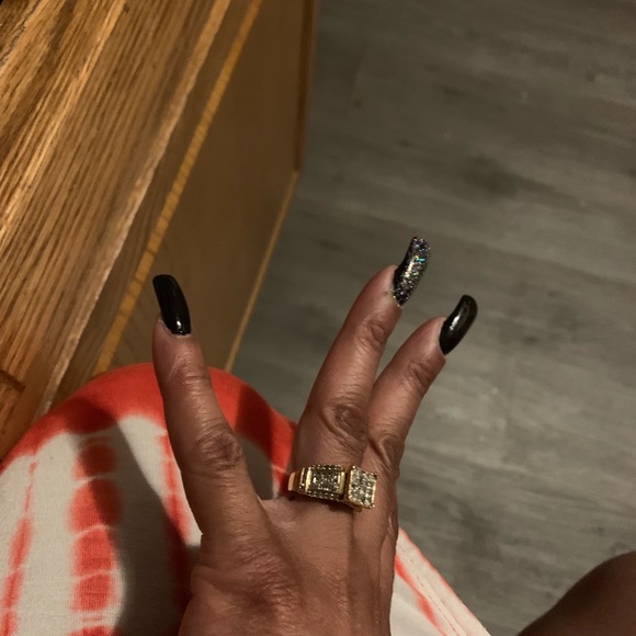 Diamond ring - Picture 2 of 2